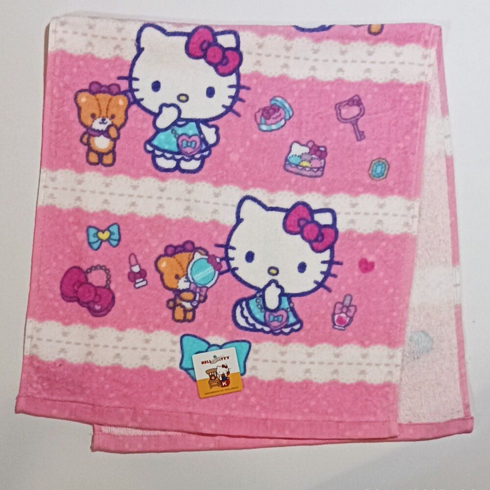Hello Kitty face towel